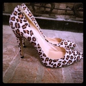 COPY - Pointed toe pumps